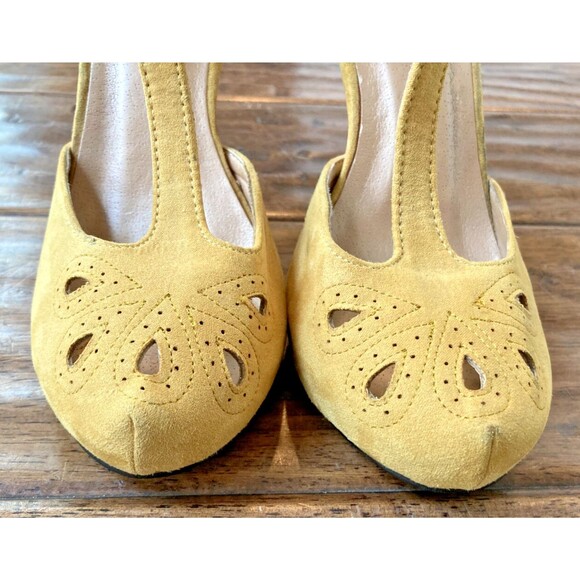 Modcloth Zest is History Womens 5 Mustard Suede Heels T-strap Retro Rockabilly - Picture 3 of 9
